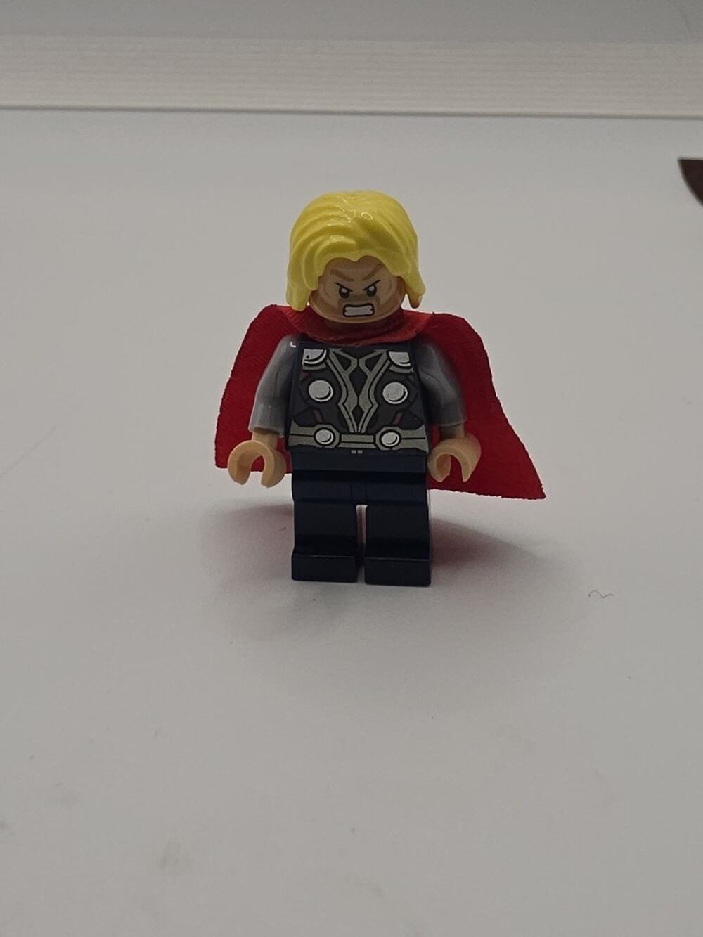 Lego 6869 THOR MINIFIGURE~ Quinjet Aerial Battle Set ~ 2012